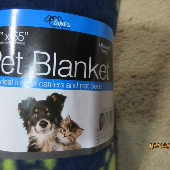 Fleece Pet Blanket 39" x 55" - Picture 3 of 3